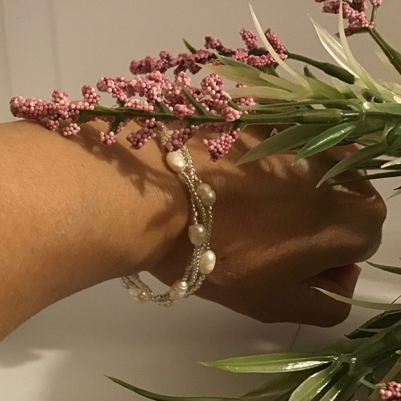 Freshwater Pearl Bracelet - Picture 6 of 8